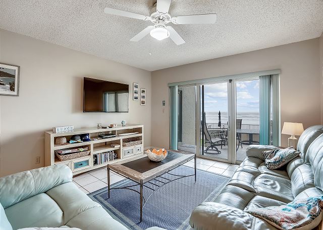 The Shores 101 Beautiful UPDATES / NEXT TO POOL / Direct Beach Access!!
