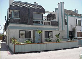 Jean's Beach House Front