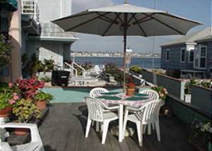 Liz's Bayside Beauty