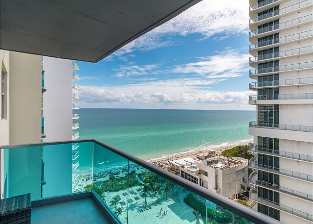 OCEAN VIEWS, PRIME LOCATION - AWESOME AMENITIES!