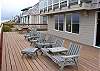 Large deck that faces west, spectacular views.