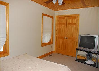 Lakeside Lodge - 11