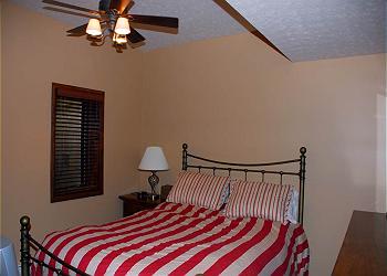 Lakeside Retreat - 12