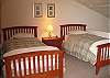 Twin beds, TV