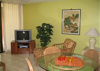 Kahuku Condominium rental - Interior Photo - Living Room/TV Area