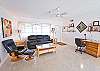 Venice Baycrest Home, Terrazzo tile floors, HDTV, heated pool, Wi-Fi Internet