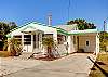Venice Albee Sunset Cottage - 1 block walk to Nokomis beach - sleeps 8, Wifi