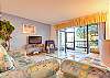 Siesta Dunes Beach 38A, Gulf Side 2 bedrooms, Large Heated Pool, Wifi