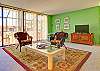 Siesta Key Excelsior 107, 1st Floor, 2 heated pools, spa, wifi, beach access