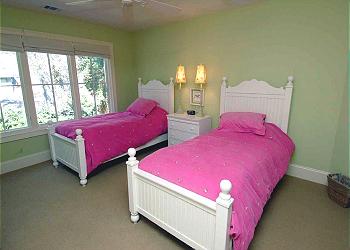 Twin Bedroom
