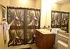 Guest bathroom with tub/shower