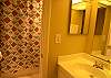 Upper level full bath with tub/shower