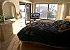 Master Bedroom with flatsceen TV/DVD