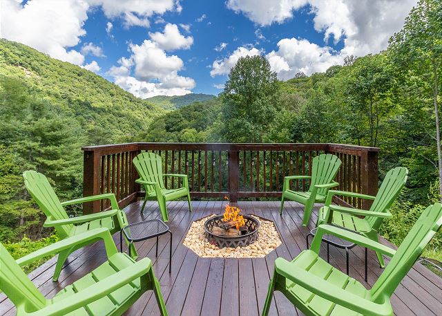 Gas firepit with seating and beautiful mountain view