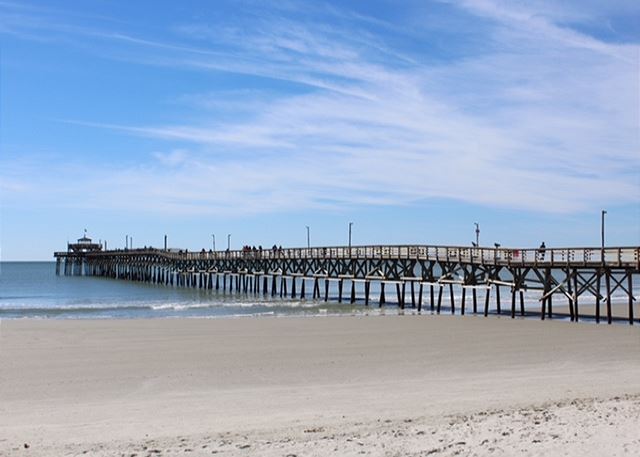 Cherry Grove pier offers a grill and outdoor seating for an awesome afternoon lunch.