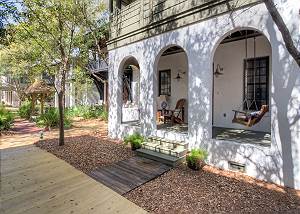 Welcome to Audrey's Cottage..right off West Kingston Park
