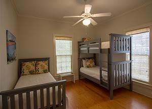 Bunk Room w/ 3 Twins