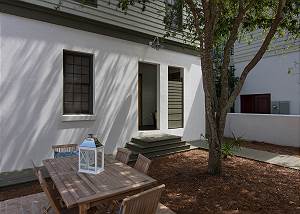 Outdoor Dining for 6