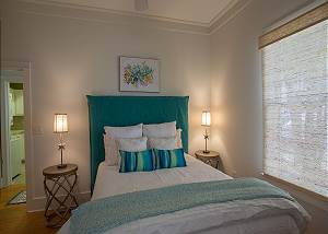 1st Floor Queen Bedroom