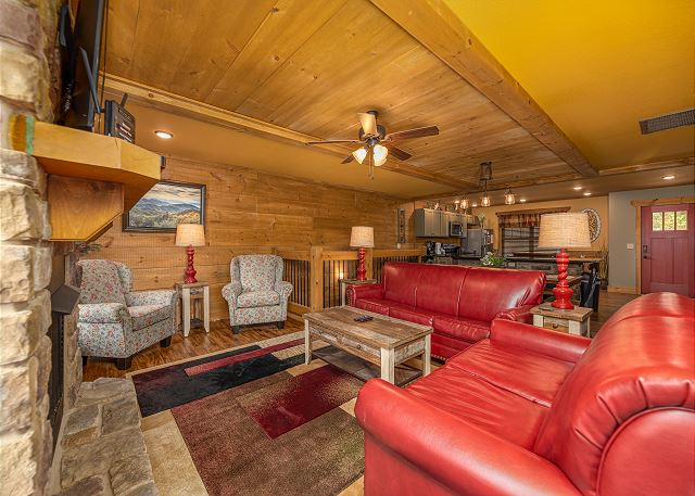 Moonshine Manor | Photo 7