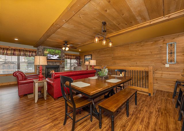 Moonshine Manor | Photo 6