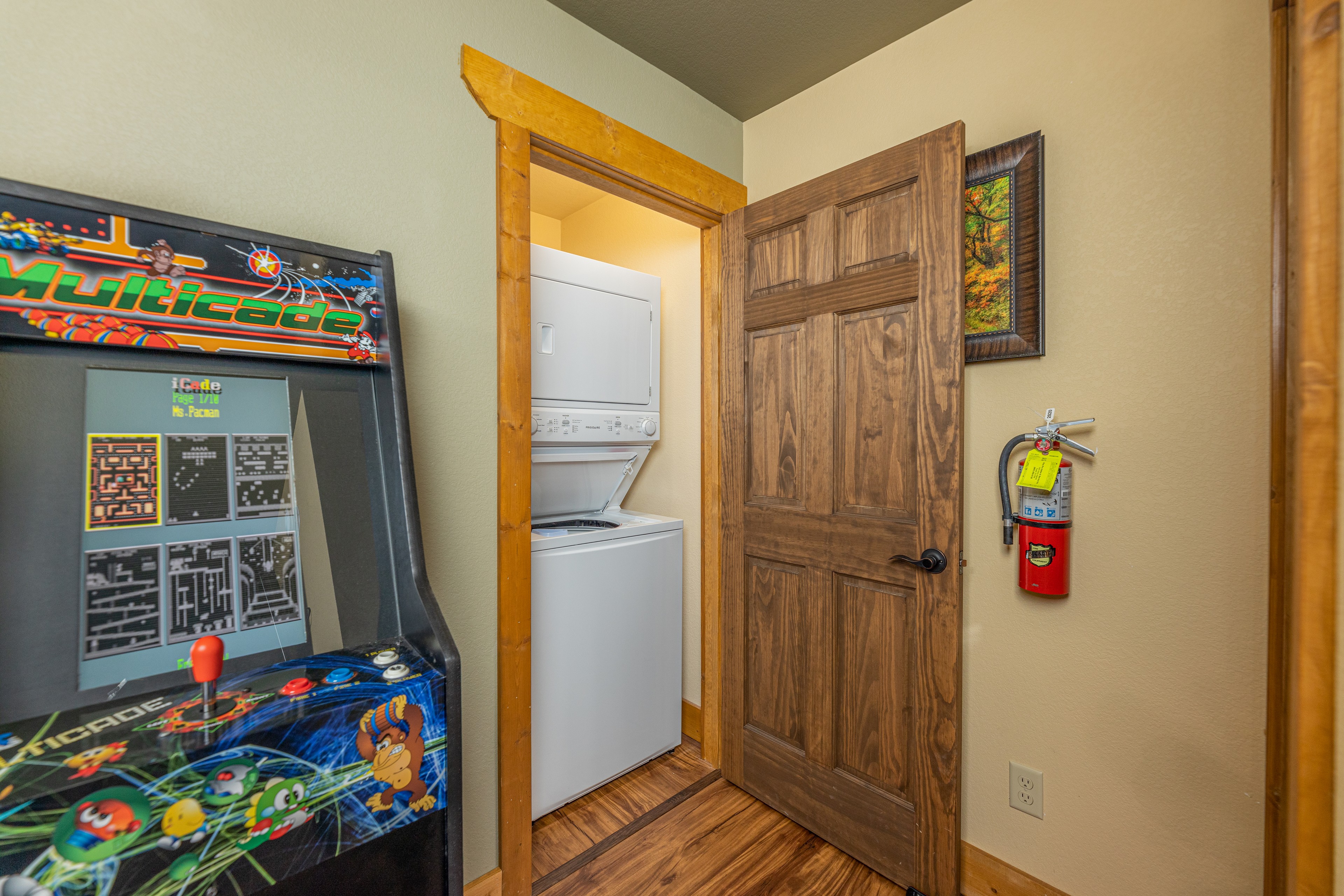 Moonshine Manor | Photo 26