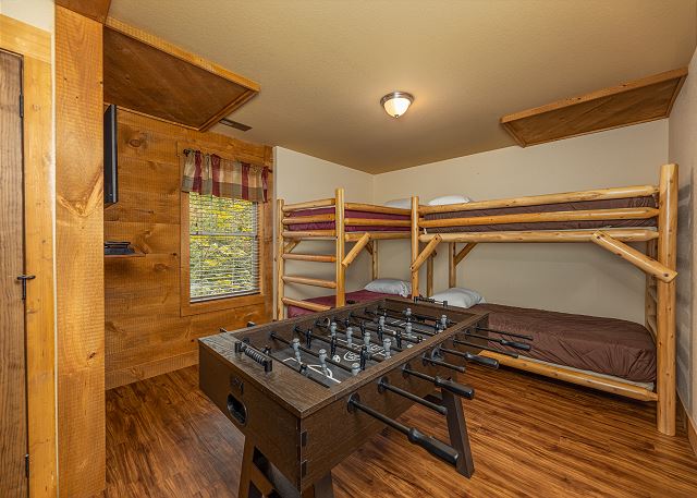 Moonshine Manor | Photo 13