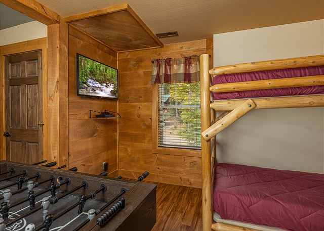Moonshine Manor | Photo 14