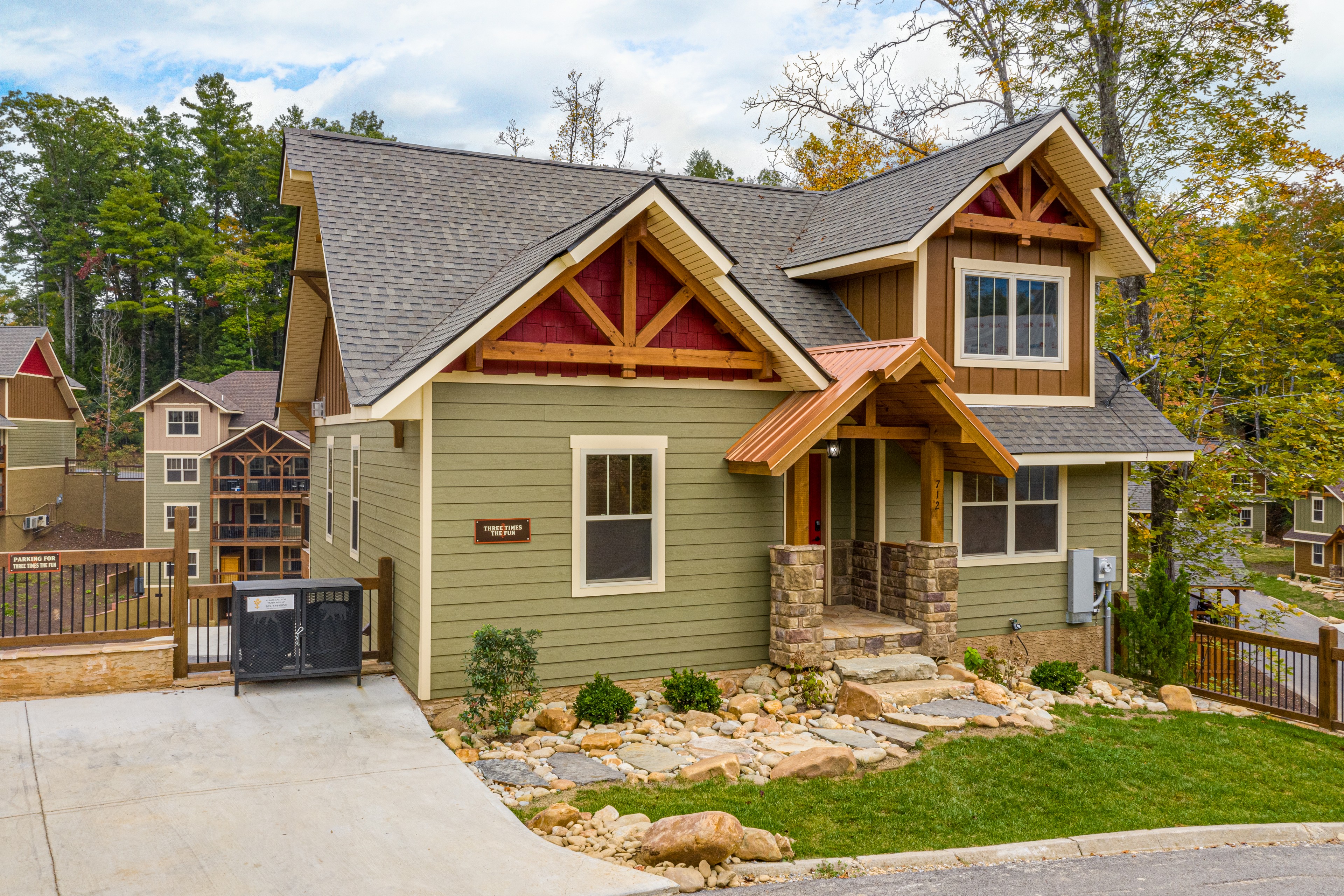 Moonshine Manor | Photo 11