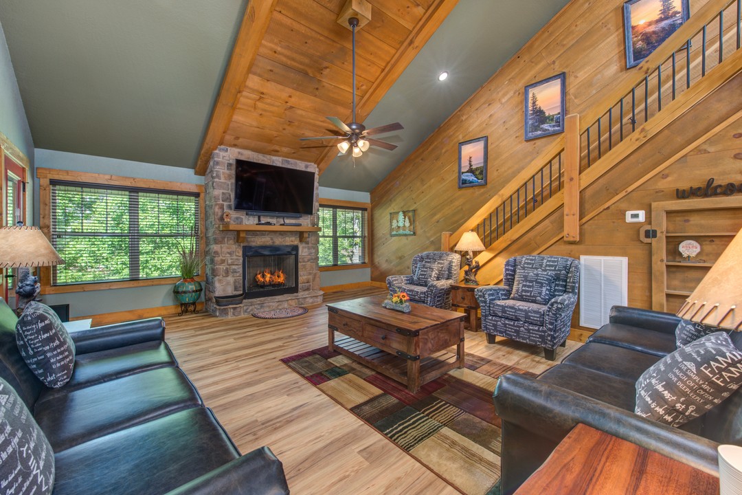 Running Bear | Photo 3