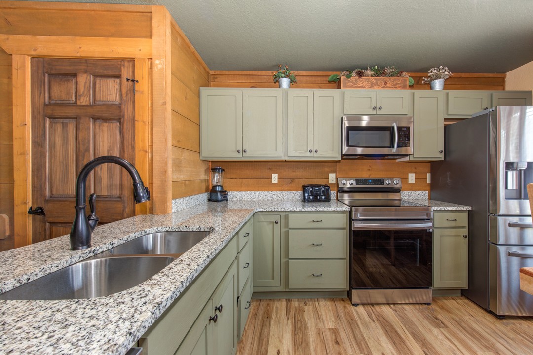 Running Bear | Photo 10