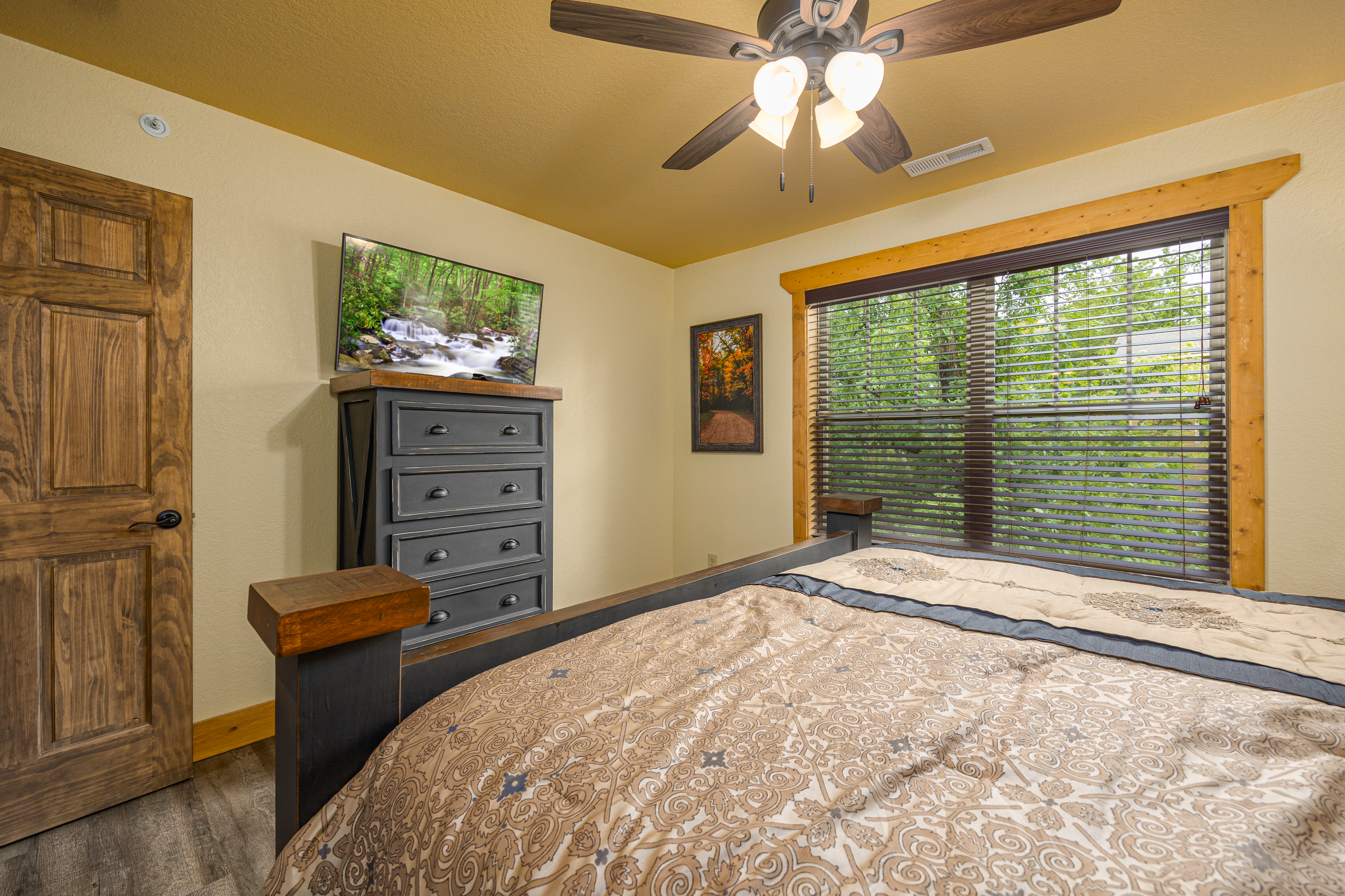 A Majestic Hilltop | Photo 39