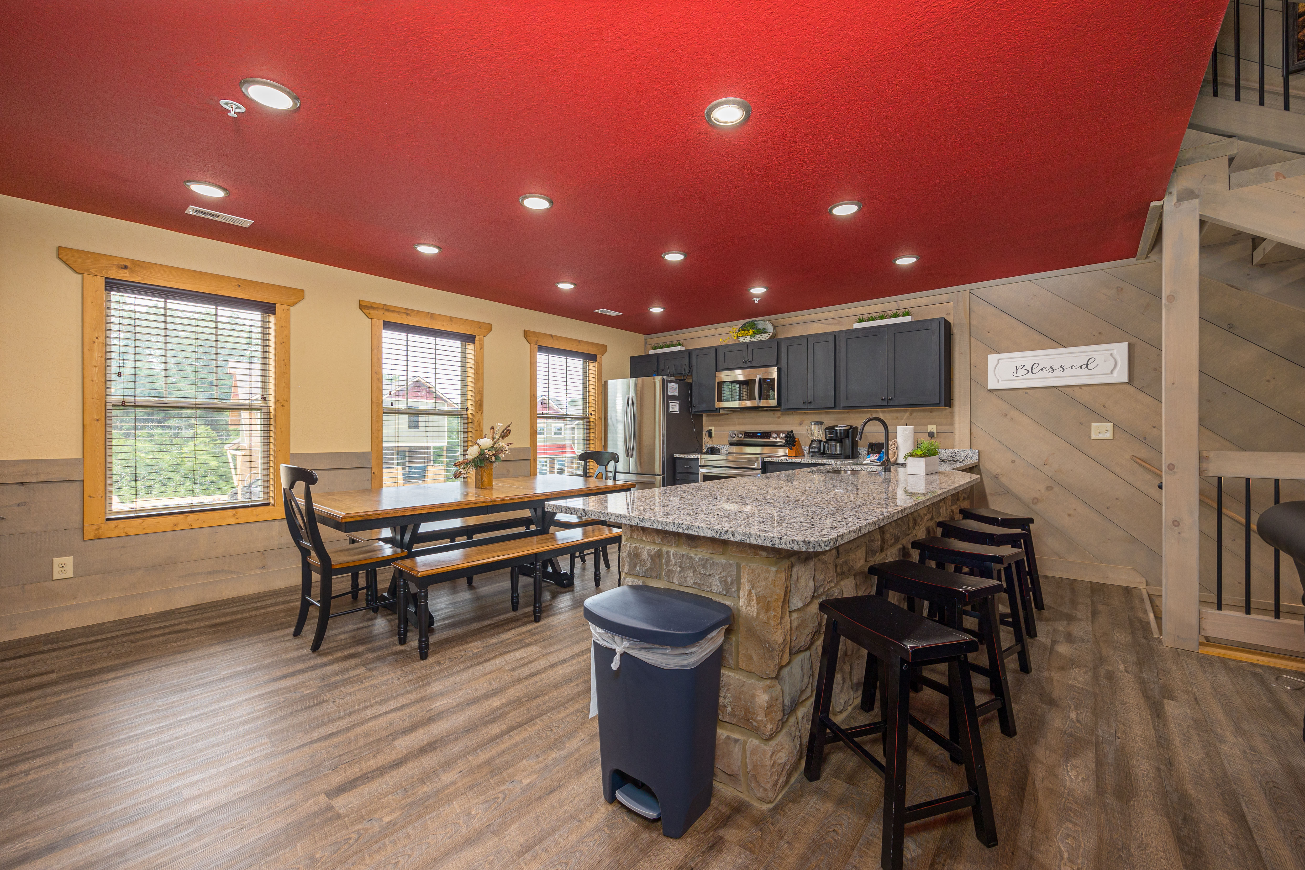 A Majestic Hilltop | Photo 14