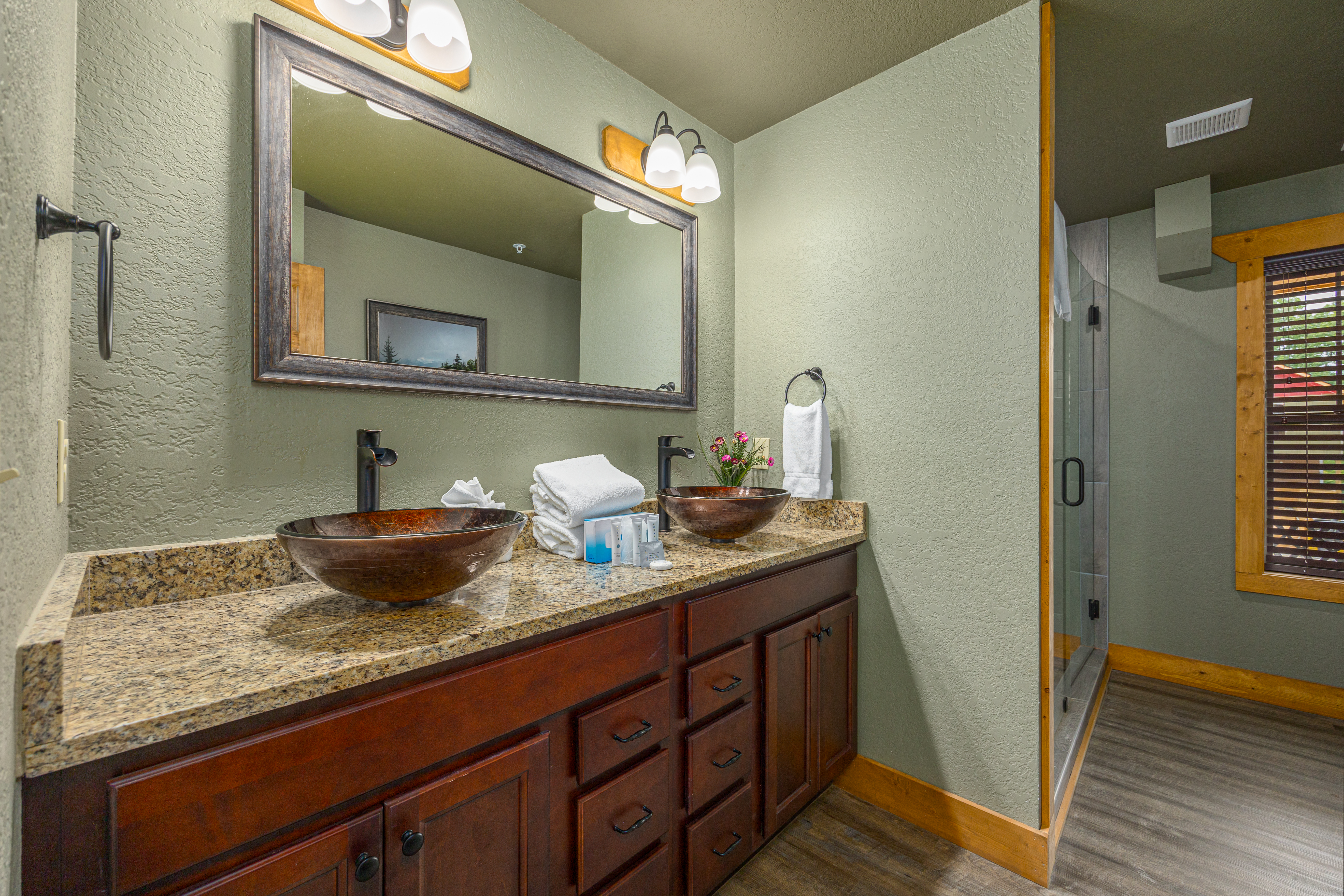 A Majestic Hilltop | Photo 38