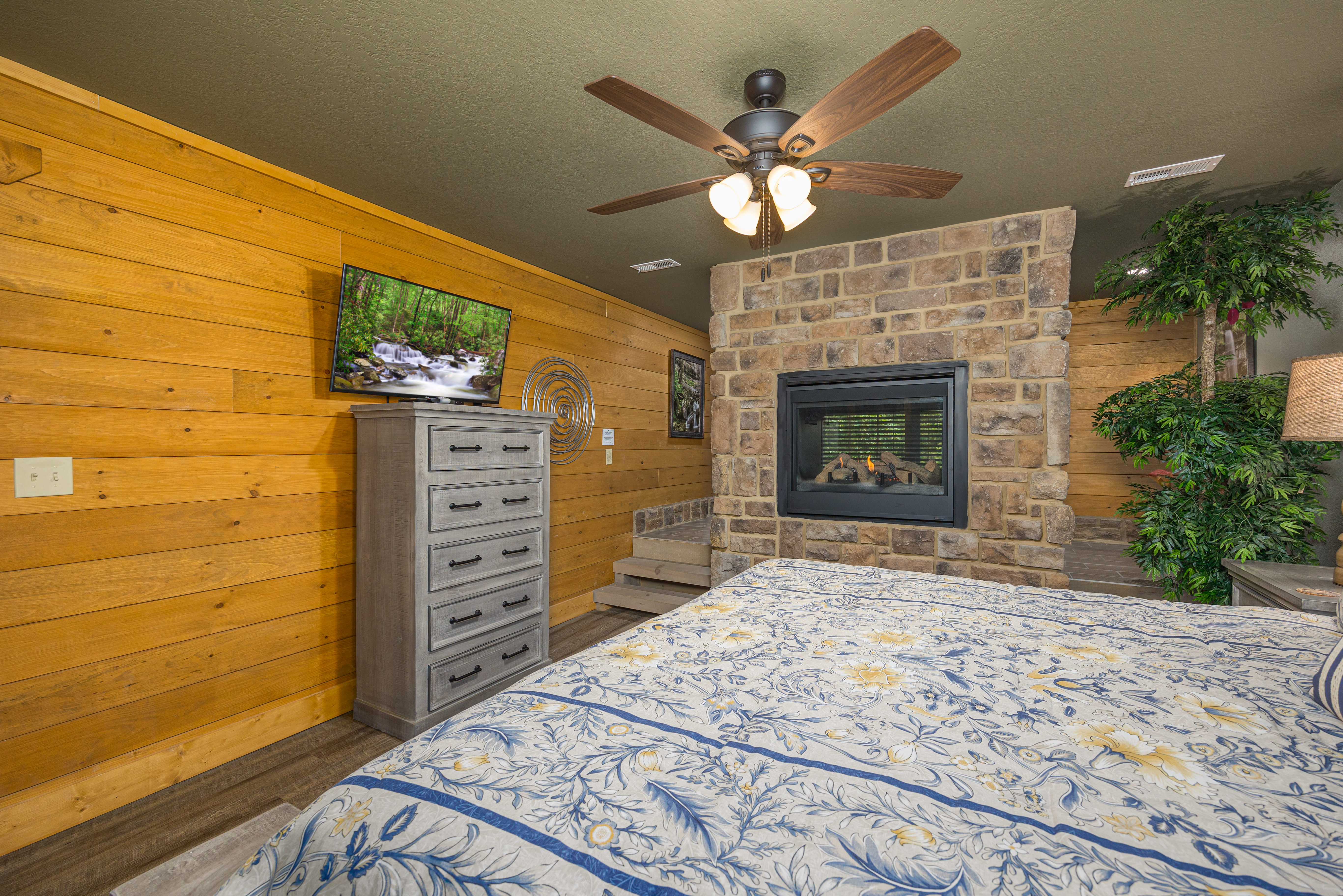 A Majestic Hilltop | Photo 16