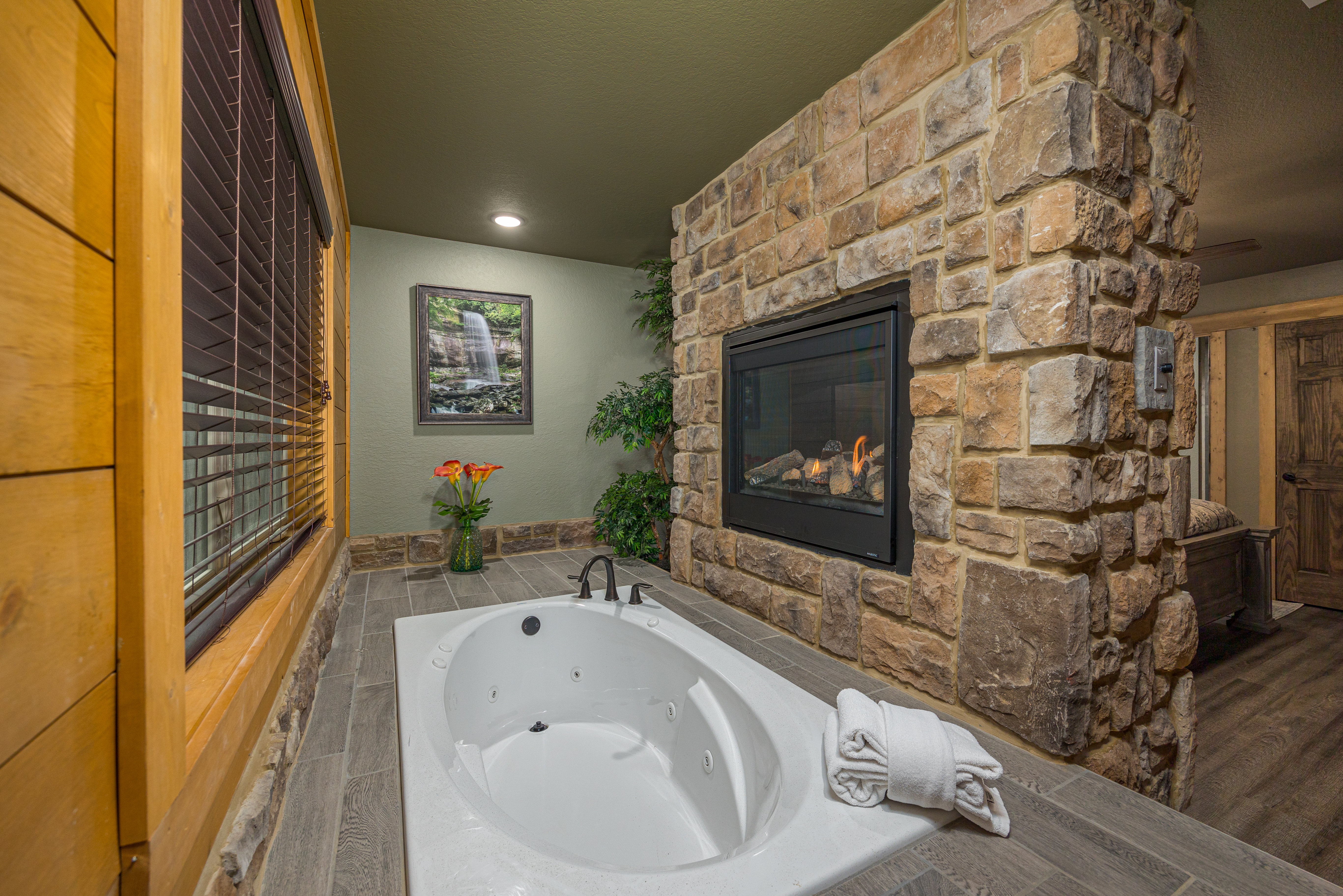 A Majestic Hilltop | Photo 19