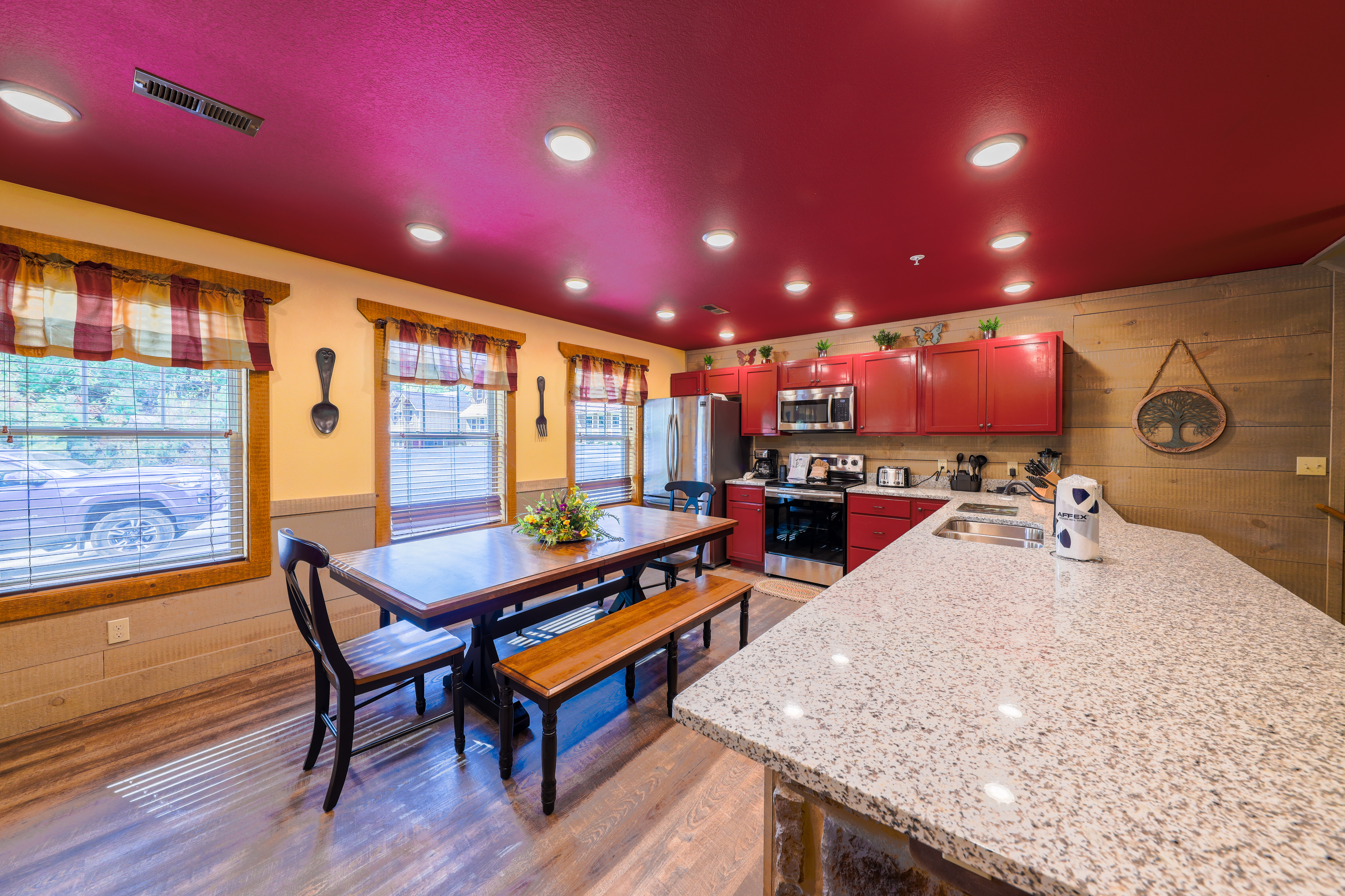 Lap of Luxury | Photo 9