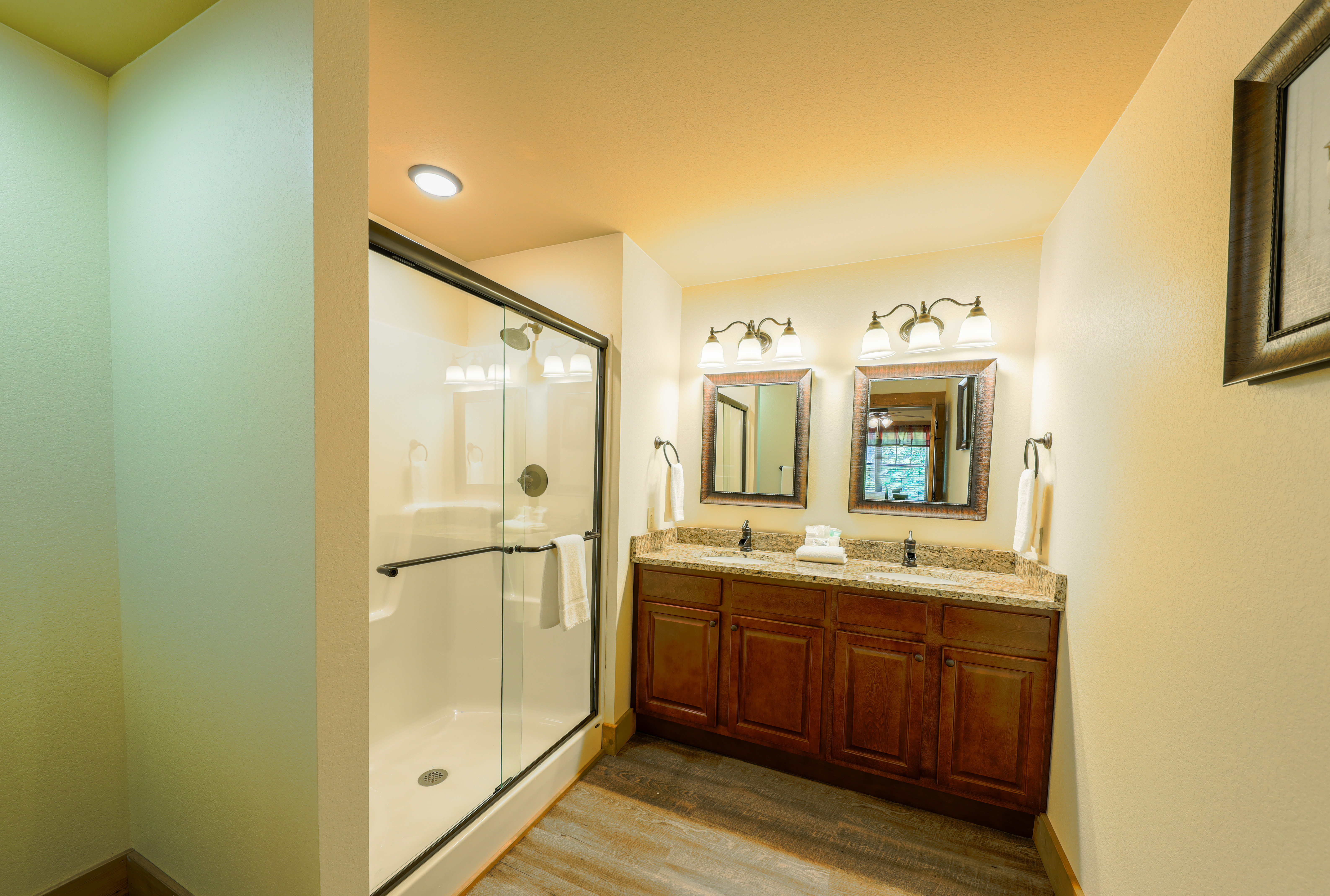 Lap of Luxury | Photo 23