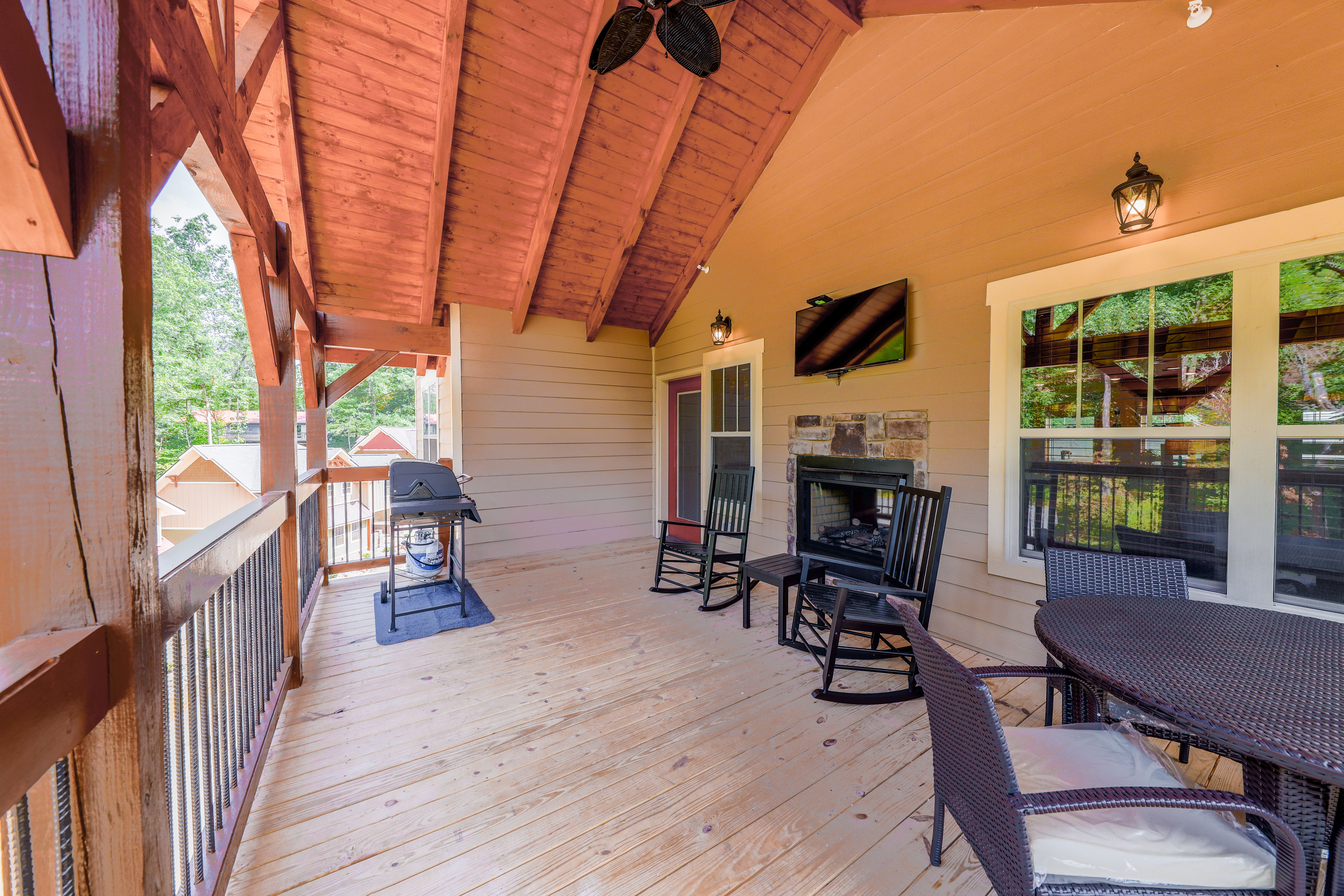 Lap of Luxury | Photo 42