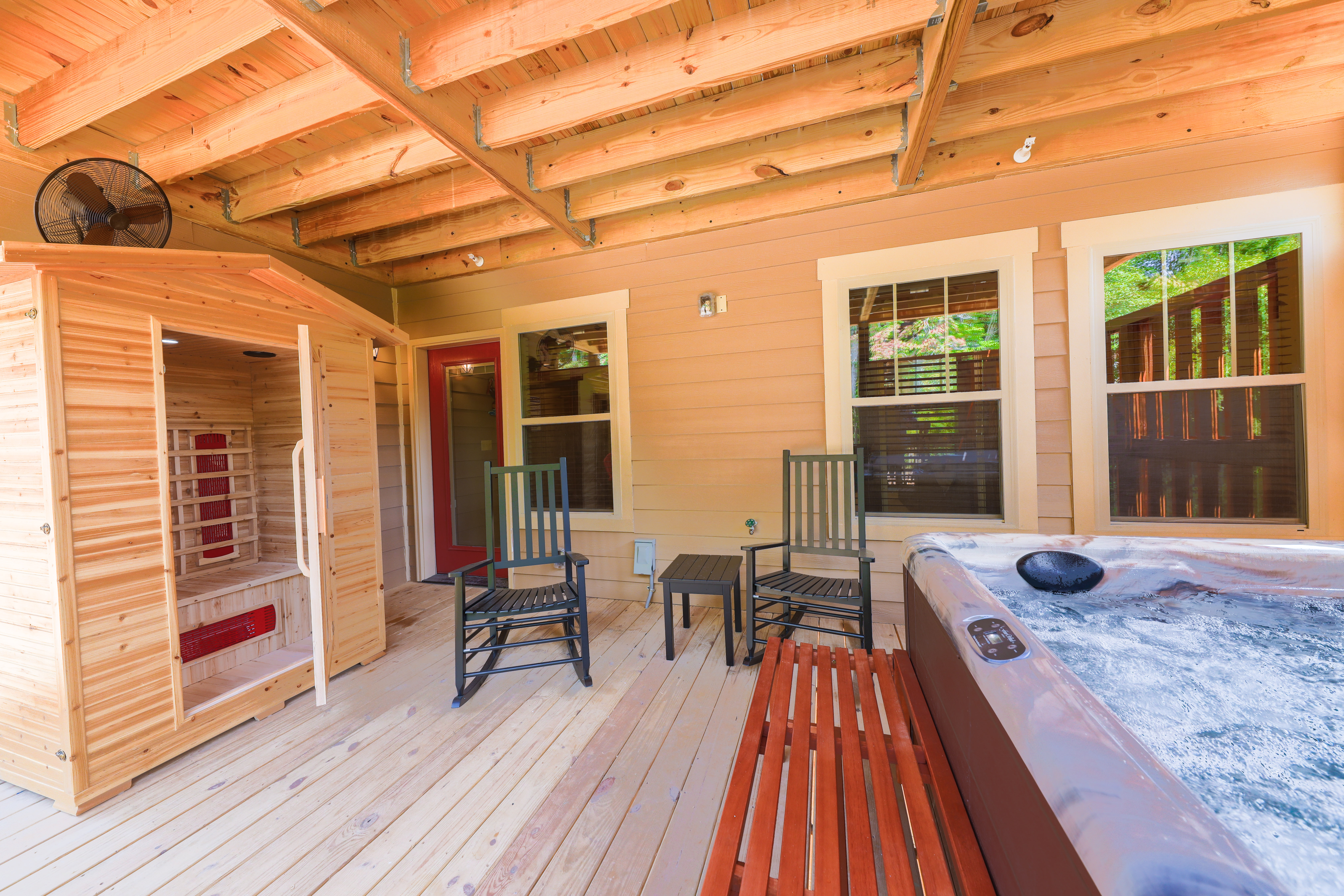 Lap of Luxury | Photo 19