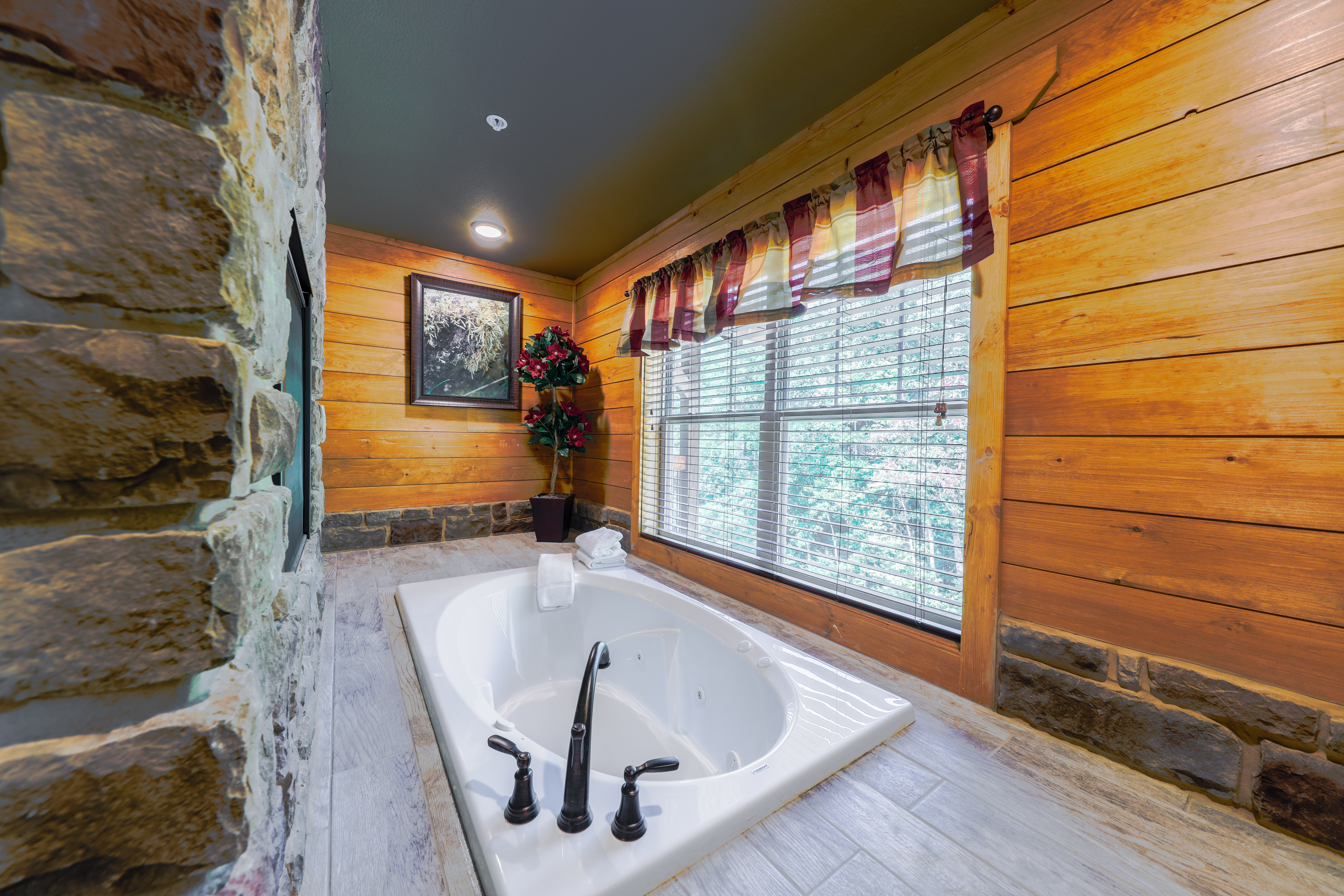 Lap of Luxury | Photo 15