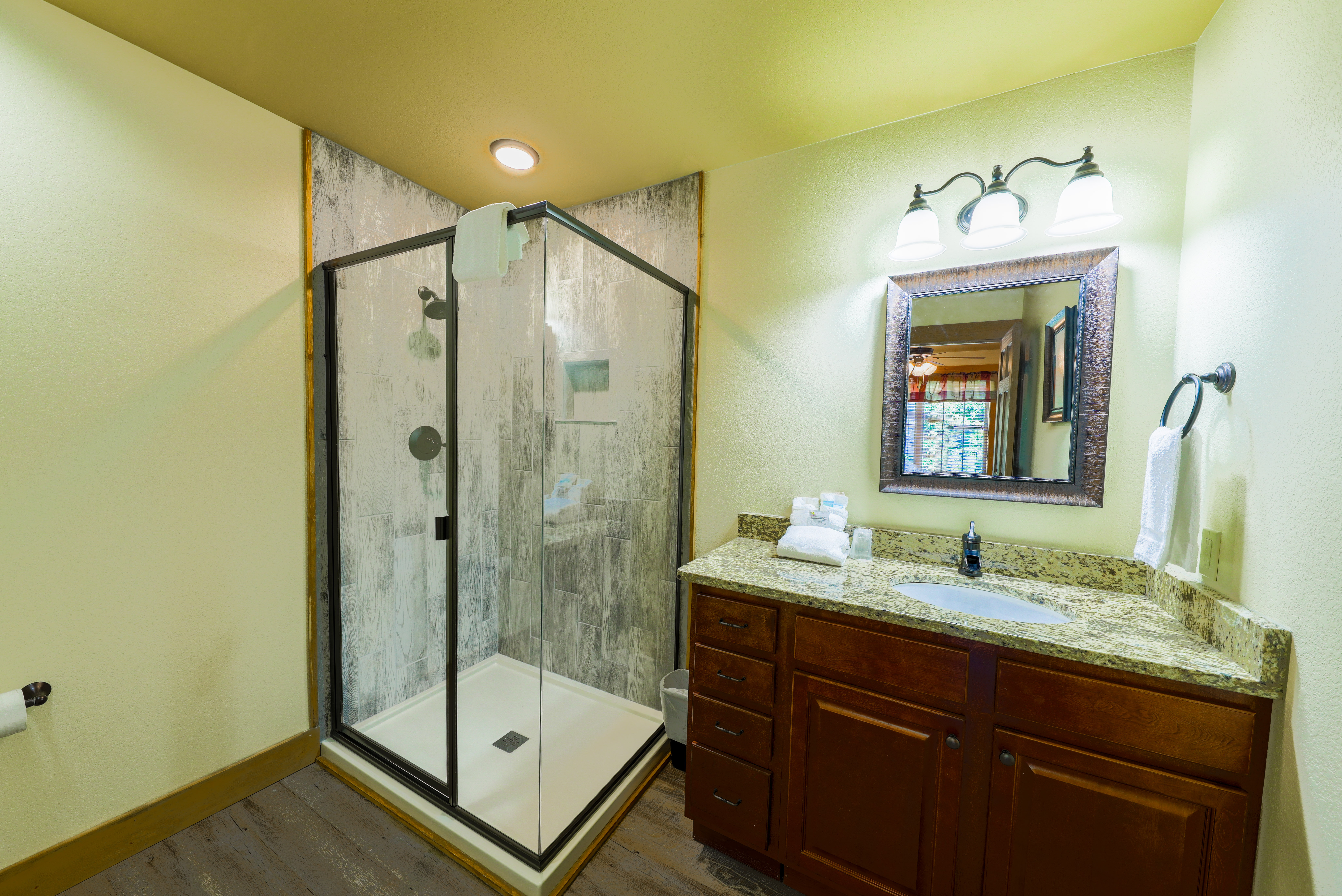 Lap of Luxury | Photo 25