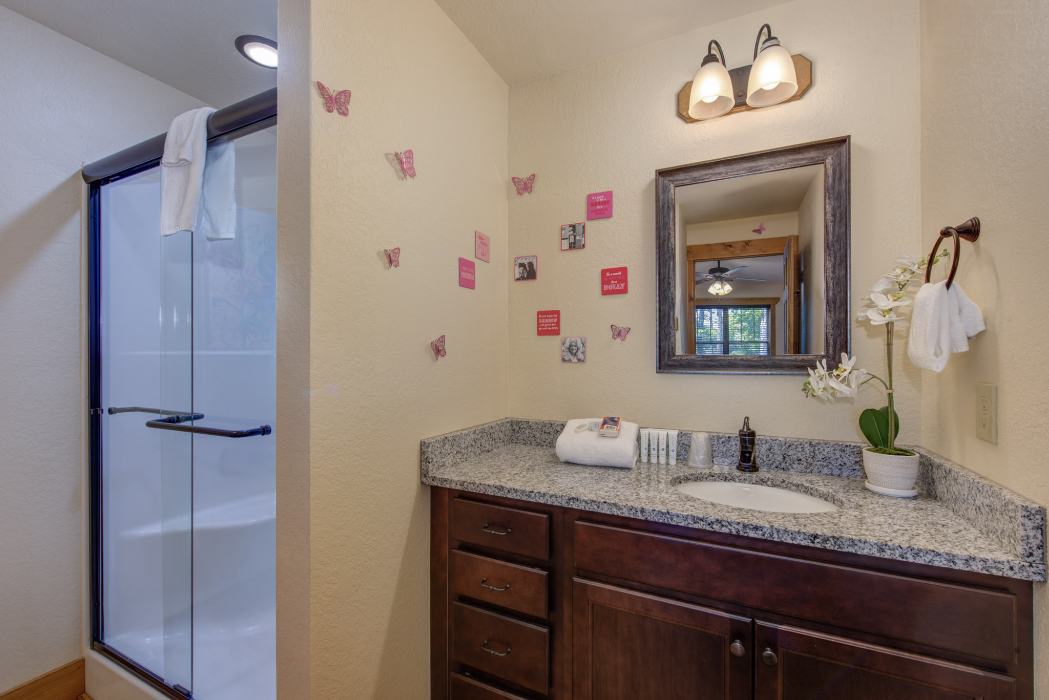 Luna Bear Lodge | Photo 40