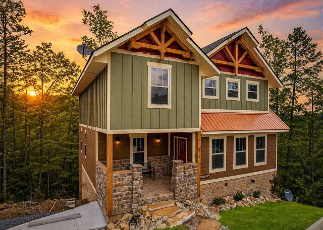 Mountain Sunrise Pool Cottage