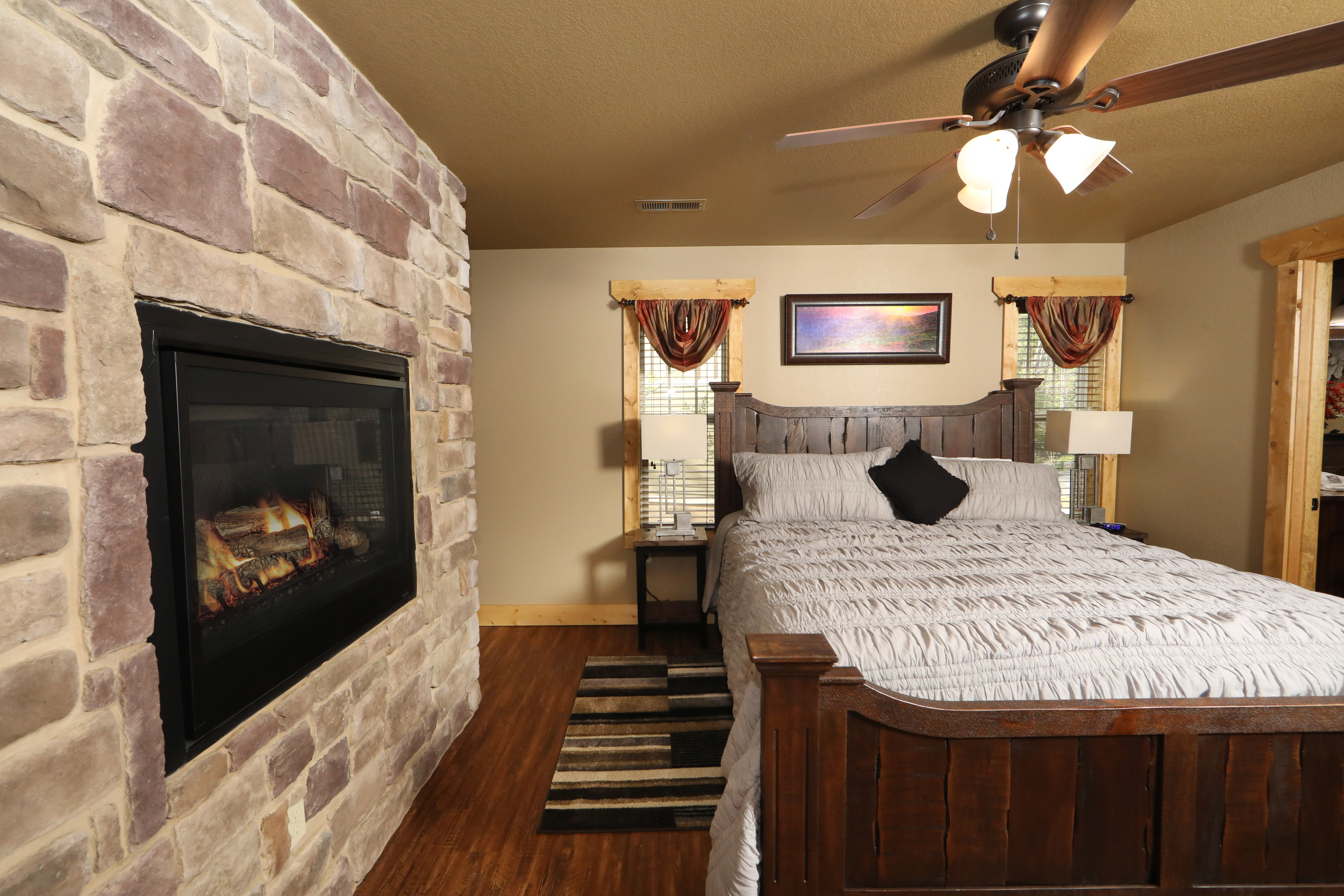 Movie Dive-Inn | Photo 16