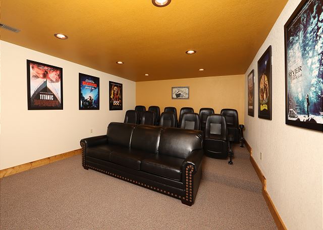 Movie Dive-Inn | Photo 15