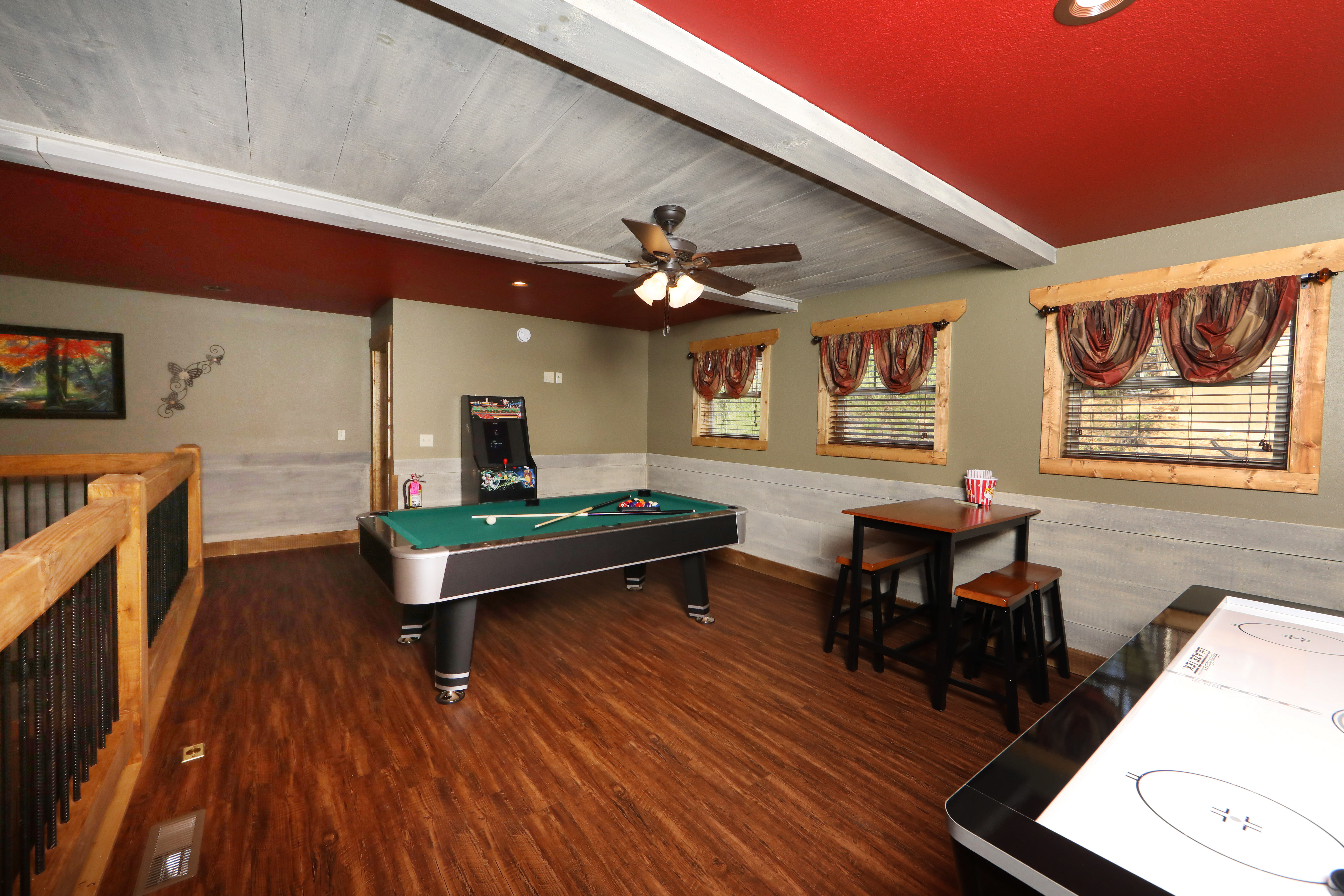 Movie Dive-Inn | Photo 12