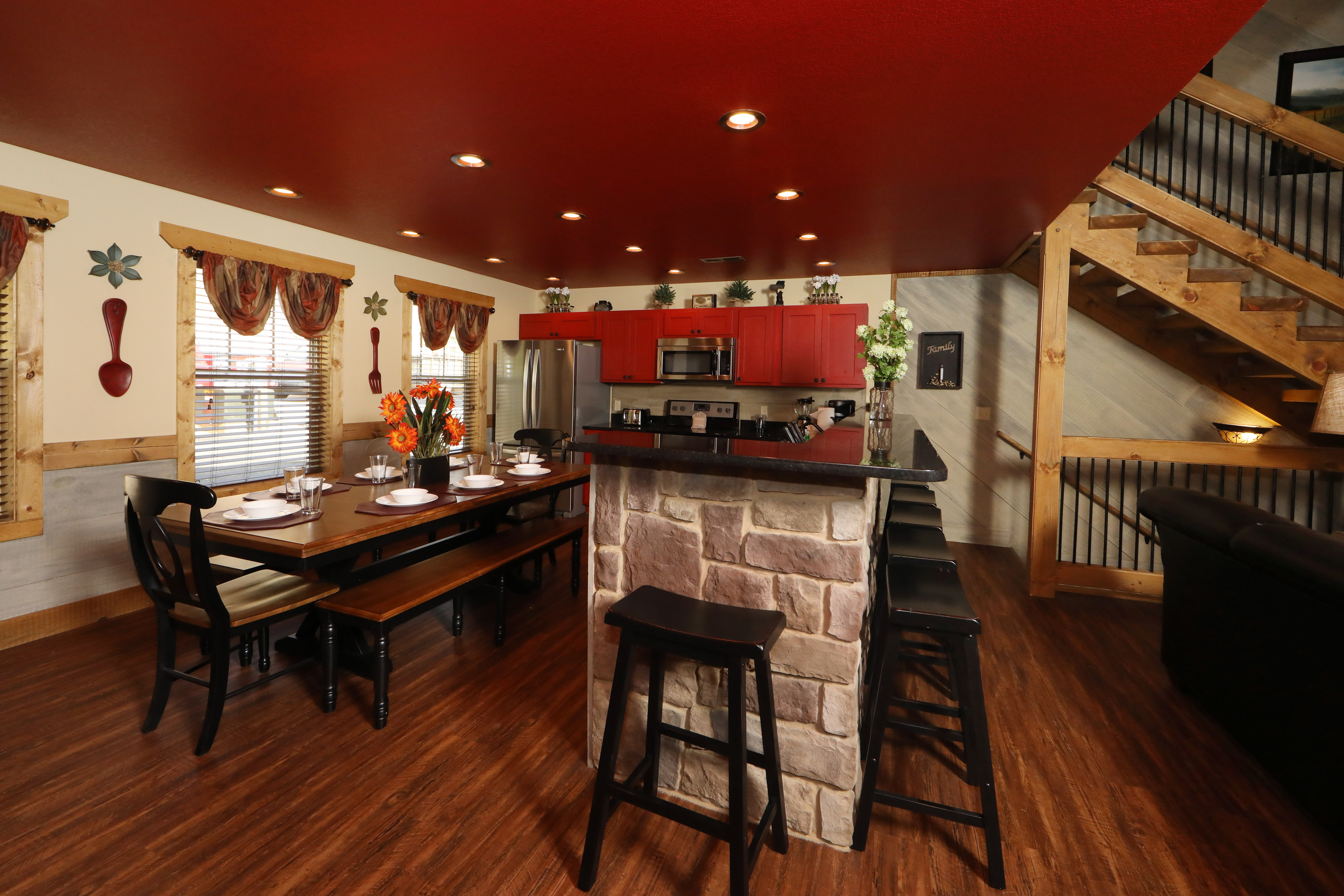 Movie Dive-Inn | Photo 10