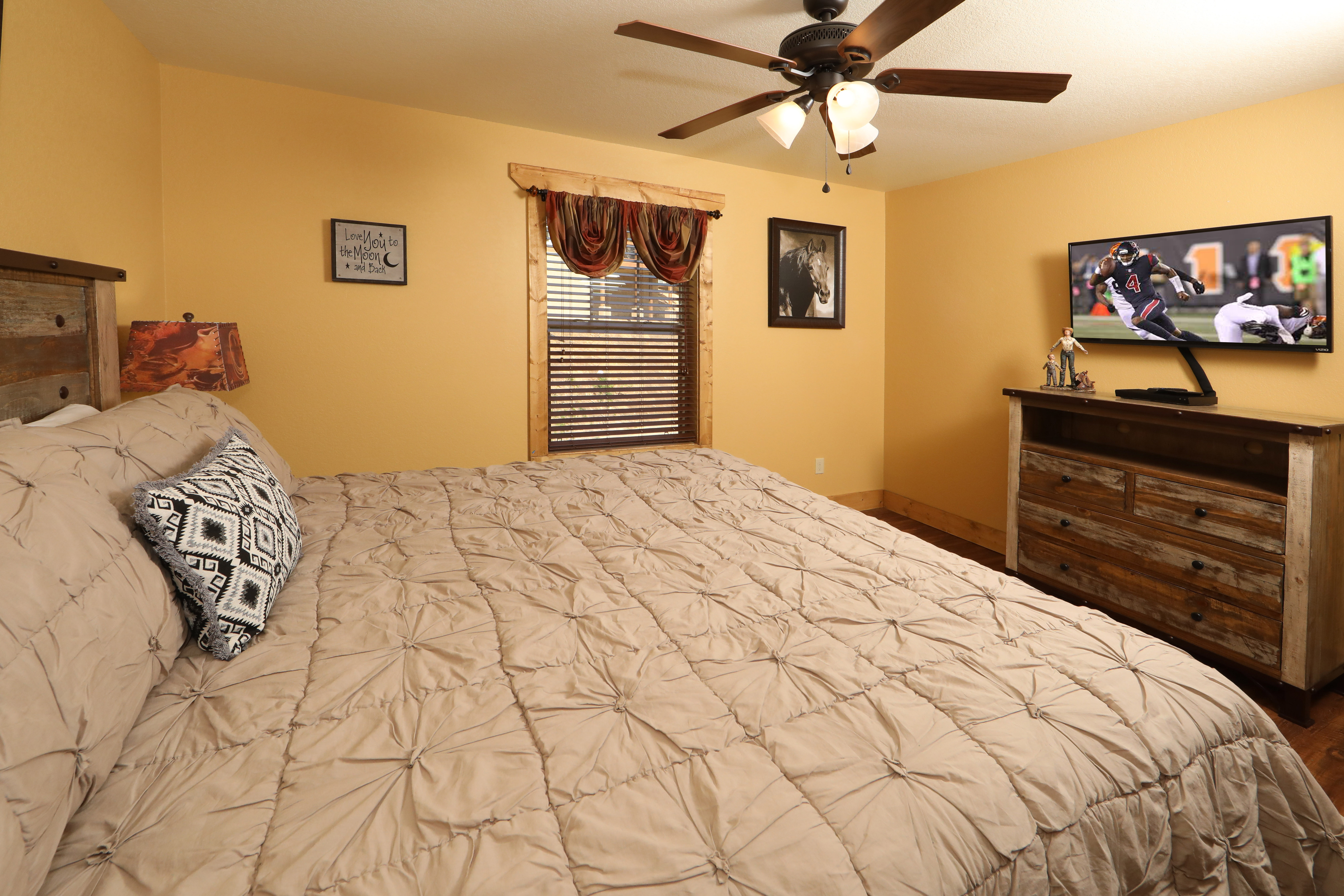 Movie Dive-Inn | Photo 25