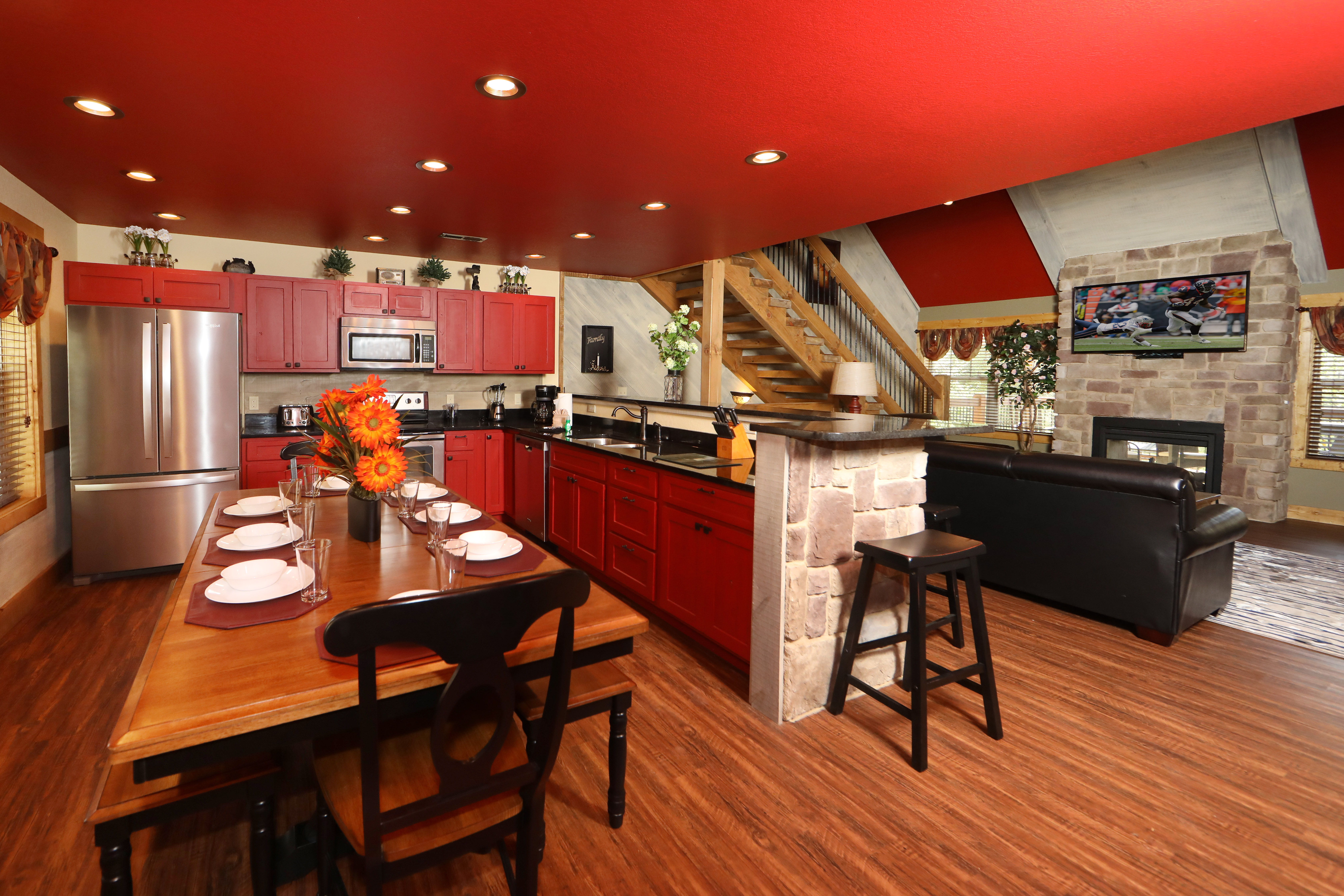 Movie Dive-Inn | Photo 8